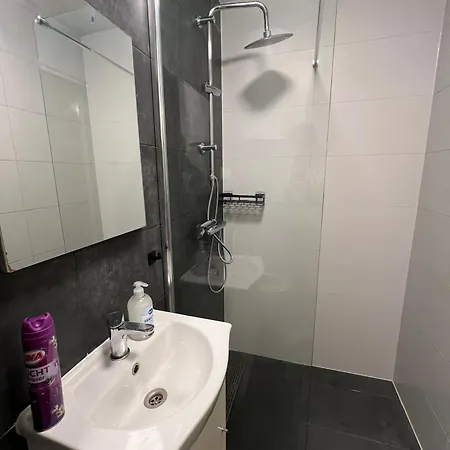 Zaandam Amsterdam Hotel *