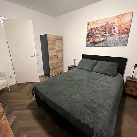 Zaandam Amsterdam Hotel *
