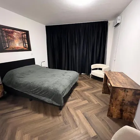 Zaandam Amsterdam Hotel *